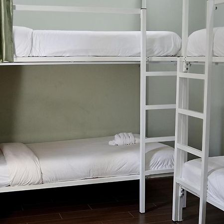 Baanpin Hotel & Cafe Bangkok Ngoại thất bức ảnh