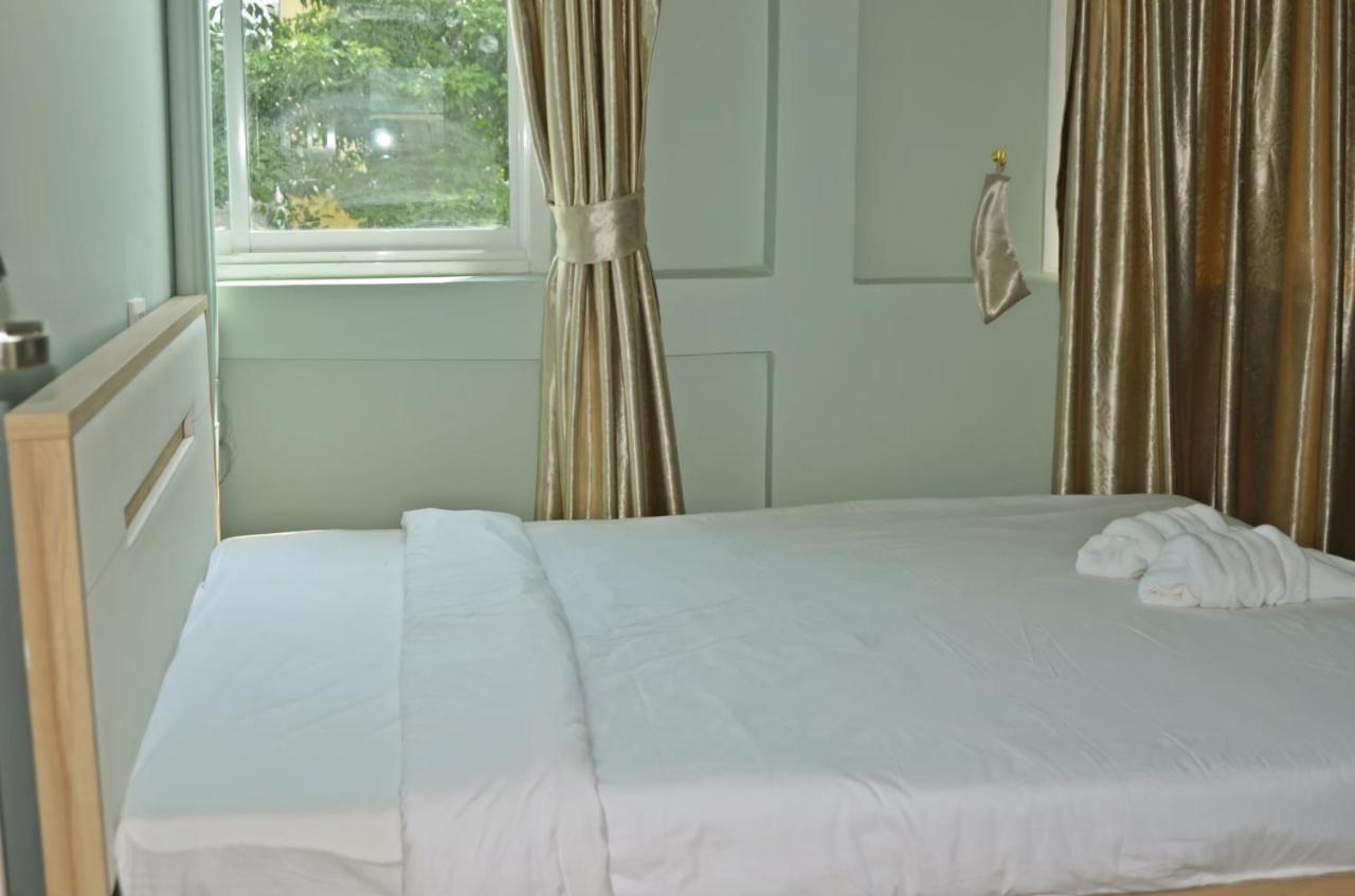 Baanpin Hotel & Cafe Bangkok Ngoại thất bức ảnh